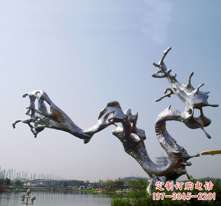 济南不锈钢水滴雕塑体现自然之美