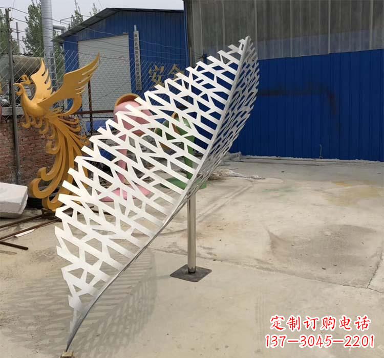 济南不锈钢园林剪纸树叶雕塑