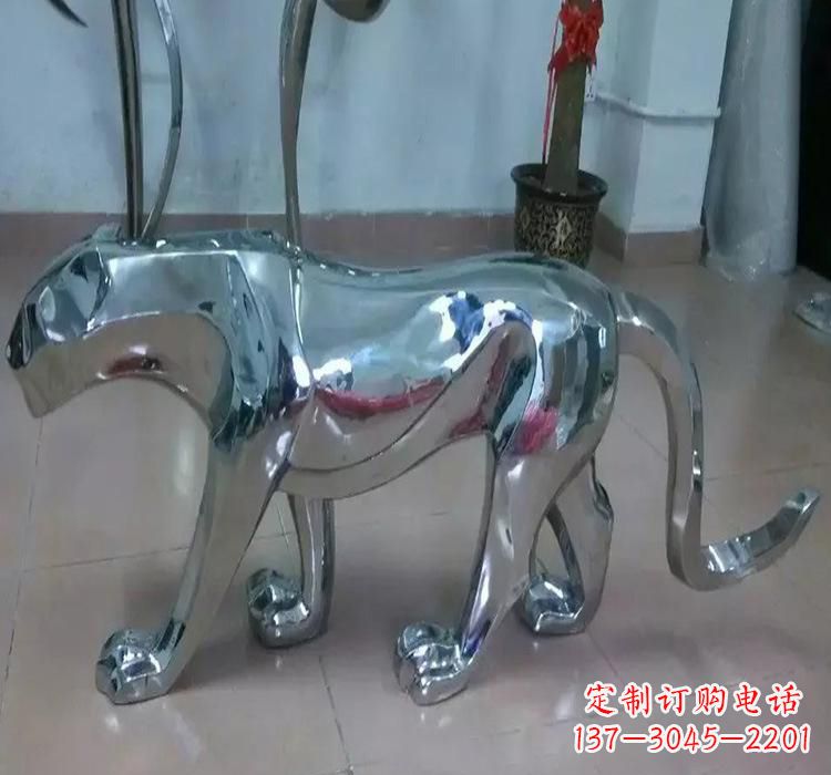 济南不锈钢老虎雕塑美化园林