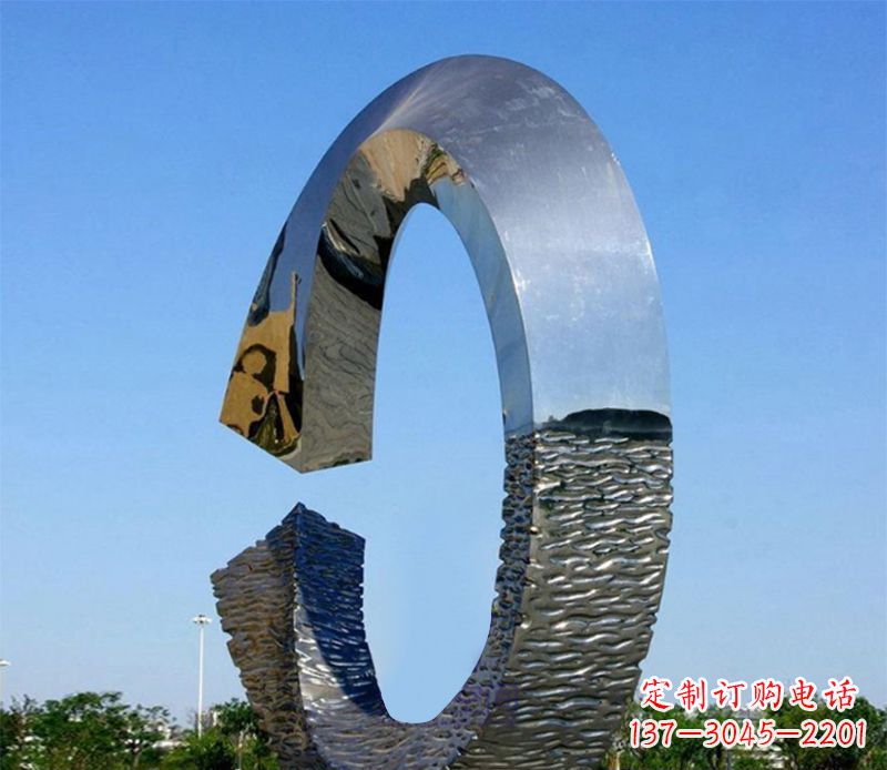 济南环绕着美好的景观雕塑