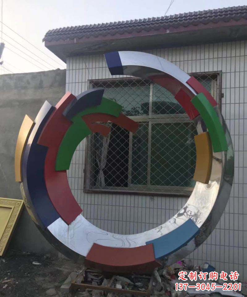 济南彩色不锈钢抽象圆环雕塑