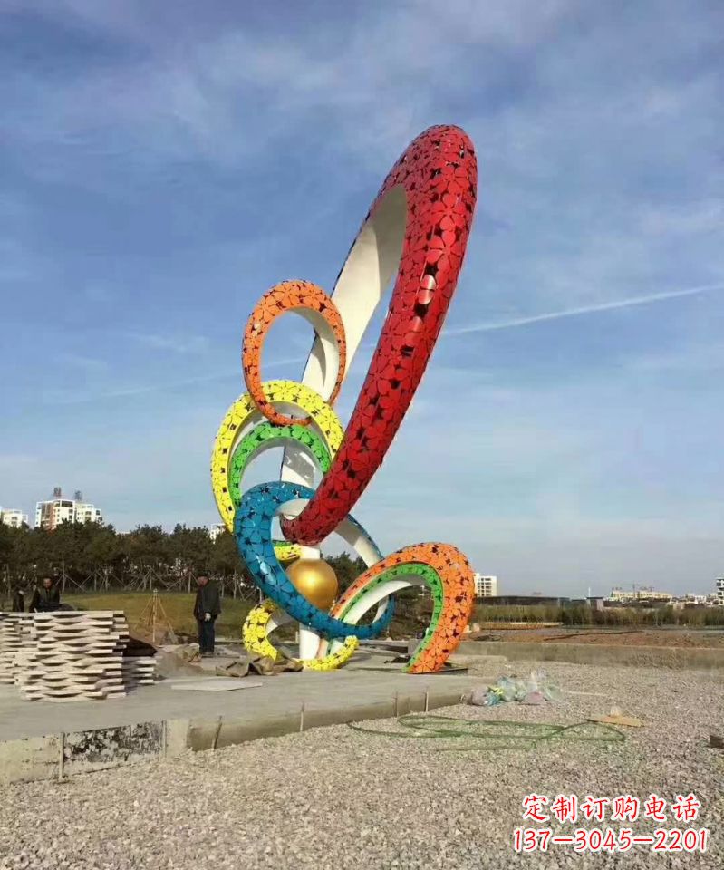 济南彩色不锈钢抽象圆环雕塑1