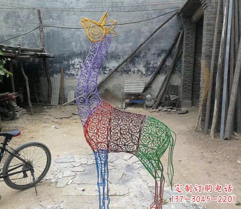 济南彩色不锈钢镂空梅花鹿雕塑——精美艺术品