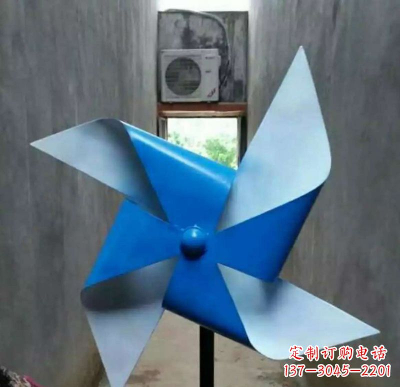 济南色彩斑斓的不锈钢风车雕塑