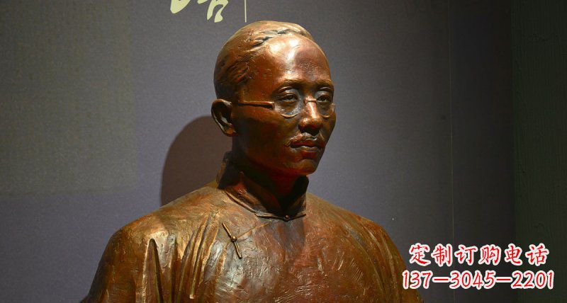 济南蔡元培——一位传奇民族英雄的雕塑