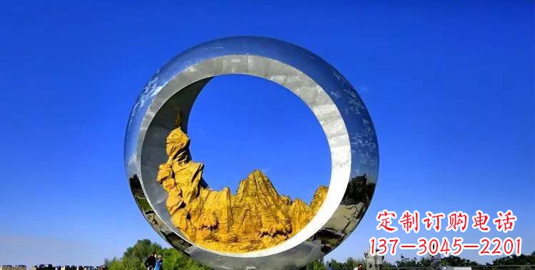 济南月亮雕塑——城市的美丽装饰