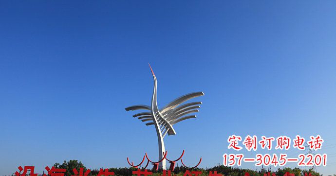 济南仙鹤雕塑给城市带来独特的美感