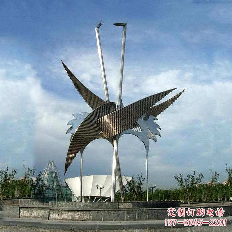 济南城市广场精美仙鹤雕塑