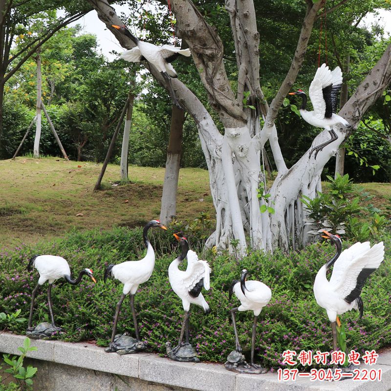 济南美丽的仙鹤雕塑