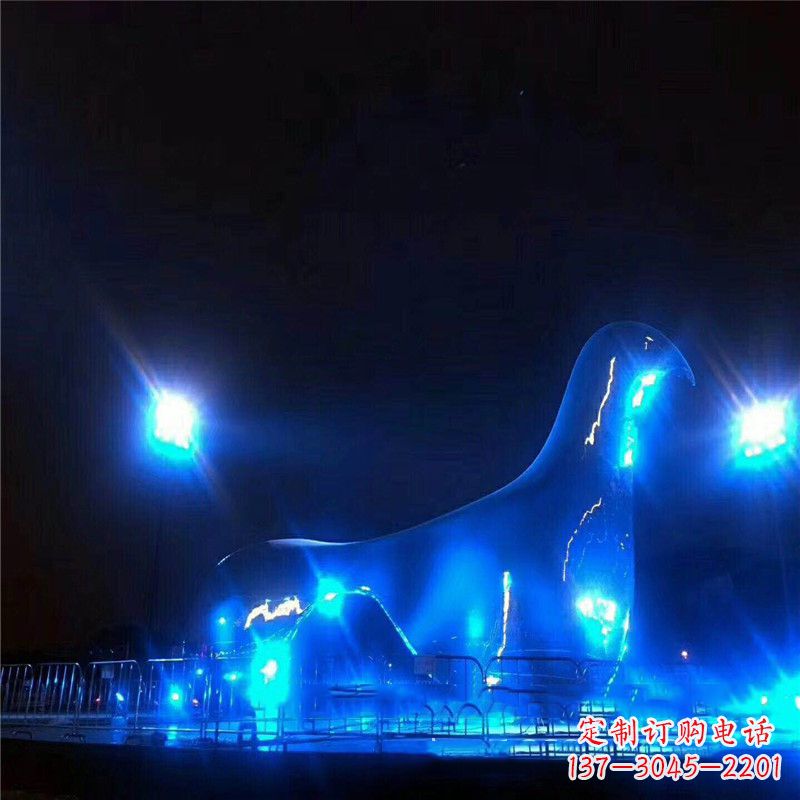 济南鸽子雕塑彰显夜景灯光之美