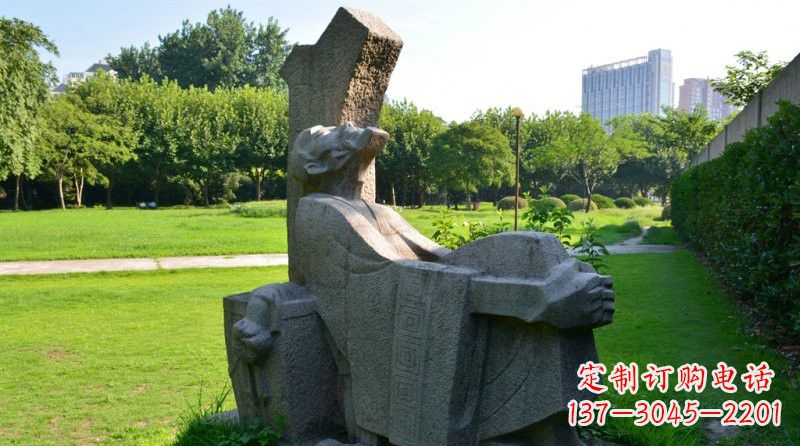 济南兔雕塑——表达抽象守株待兔的智慧