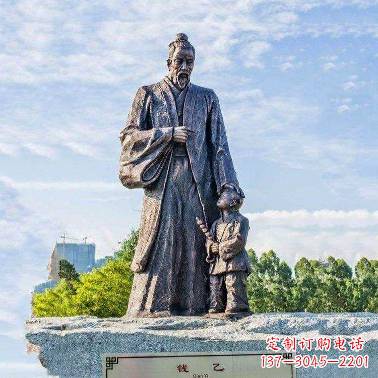 济南纯铜钱乙雕像传承历史的象征