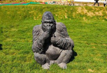 济南猩猩雕塑——草坪猩猩公园的艺术精品