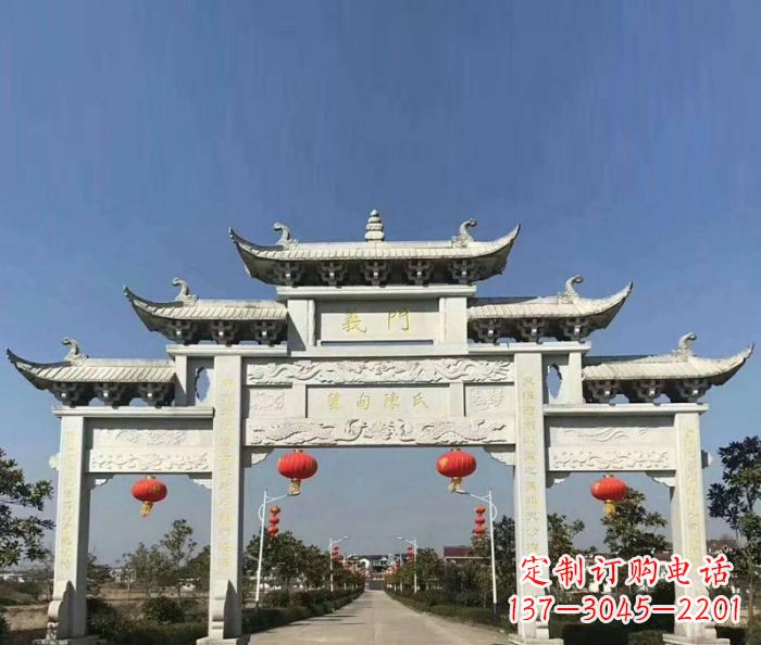 济南传承百年,村口牌楼雕塑的历史