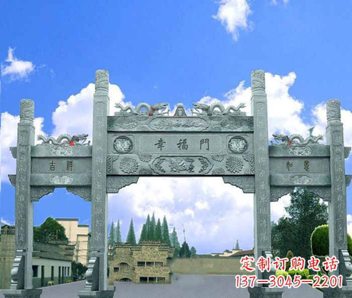 济南村庄三门牌坊的雕塑之美