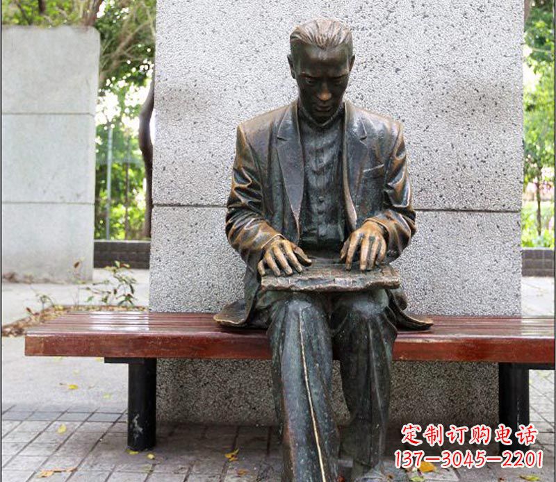 济南“男性英姿飒爽的雕塑”