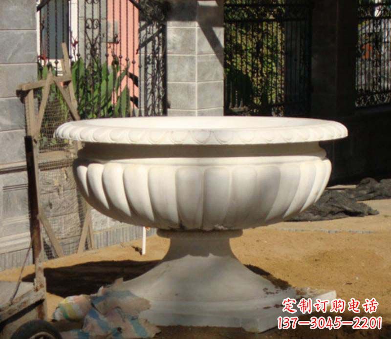 济南精美大理石花盆雕塑