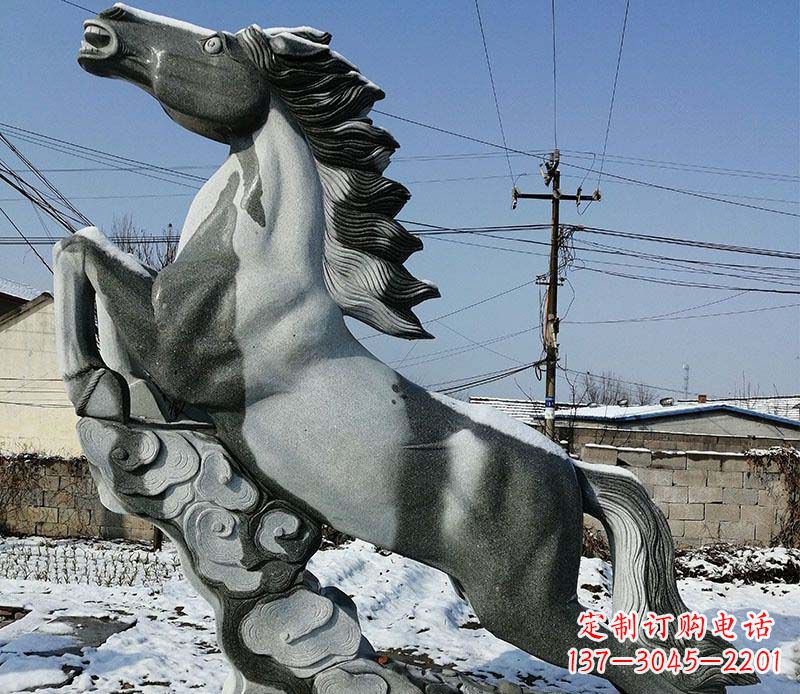 济南传统工艺马踏祥云石雕