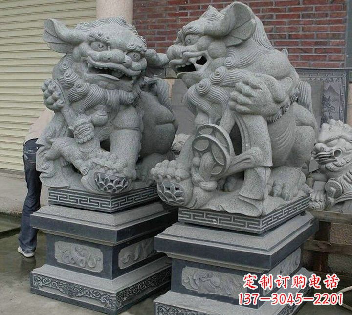 济南大理石南方狮子献钱狮雕塑