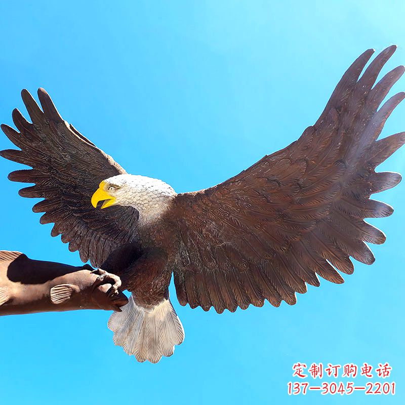 济南精致仿真老鹰玻璃钢雕塑