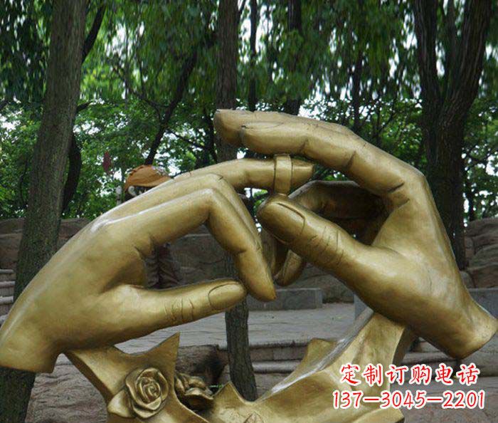 济南戴戒指园林景观铜雕