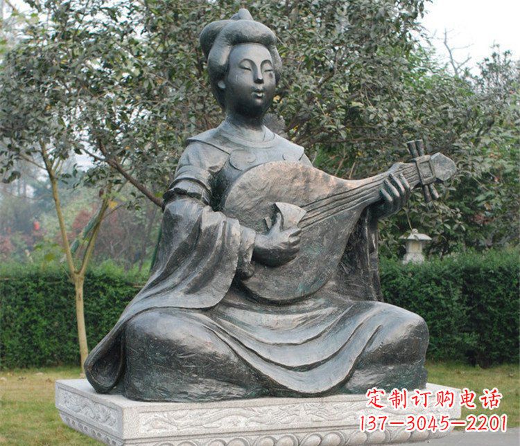 济南古典风情弹琵琶雕塑