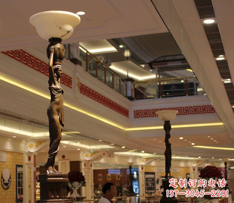济南高端玻璃钢仿铜雕塑——女人雕塑