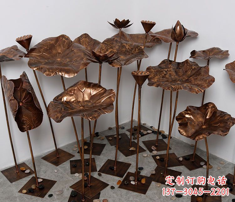 济南锻铜荷花景观雕塑