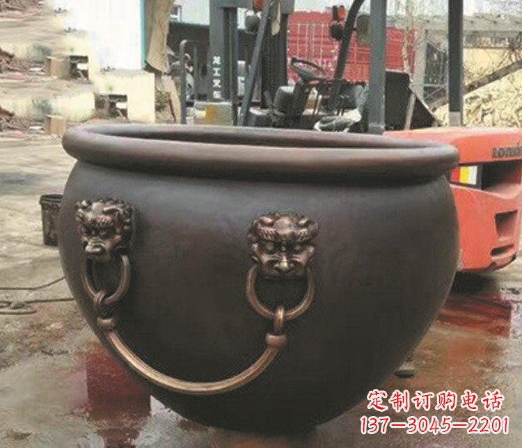 济南非凡形态的铜雕狮子头水缸