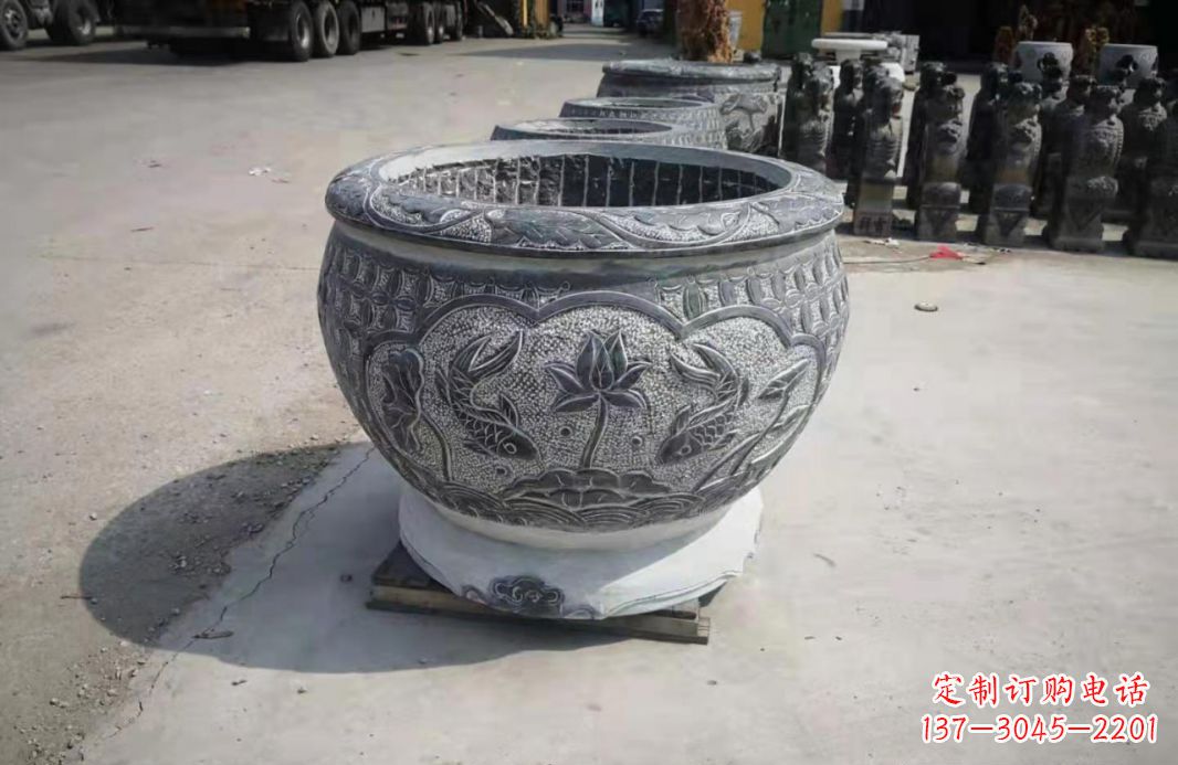 济南仿古石水缸荷花鲤鱼石雕