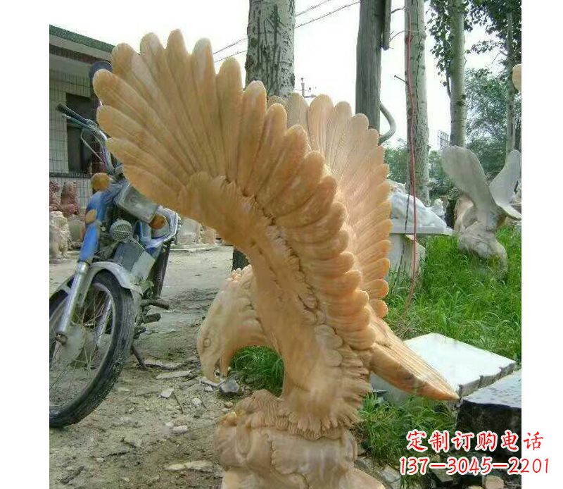 济南飞翔老鹰石雕