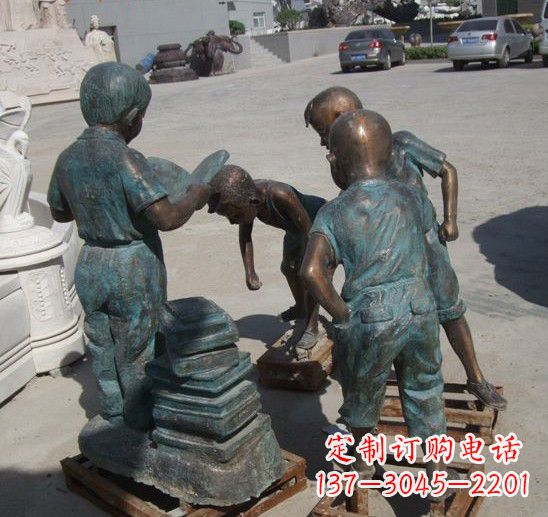 济南童话般的梦幻小孩铜雕塑
