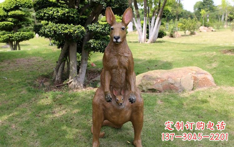 济南公园玻璃钢仿真袋鼠雕塑
