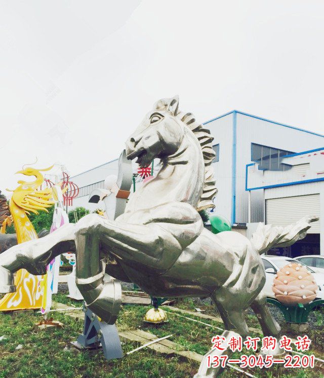 济南公园不锈钢奔马雕塑 (2)
