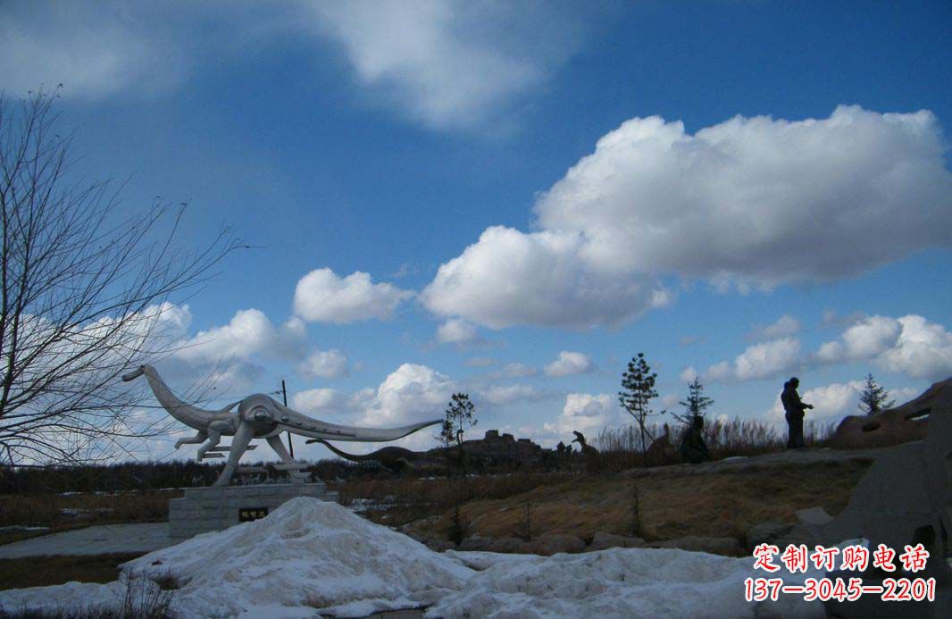 济南非凡巨兽——不锈钢抽象恐龙雕塑