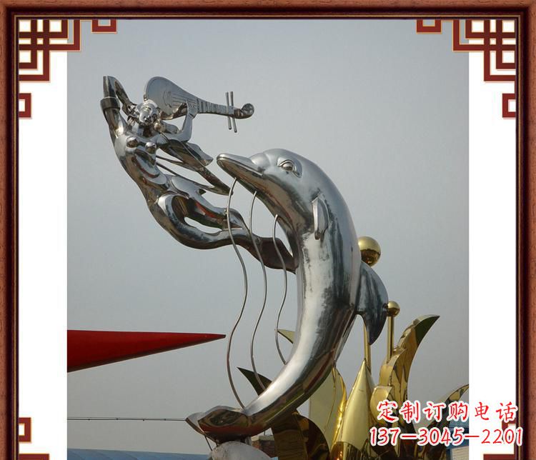 济南活力满满的海豚雕塑
