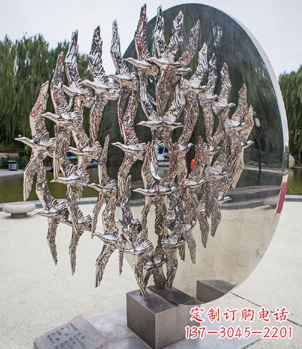济南欣赏鸽子轻盈的美丽——不锈钢动物鸽子雕塑
