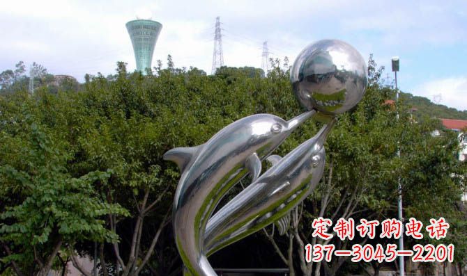 济南高贵静谧的不锈钢海豚顶球雕塑