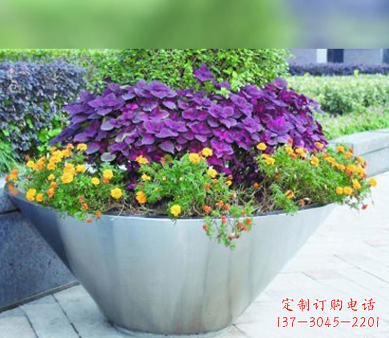 济南中领雕塑精致无比的花盆雕塑