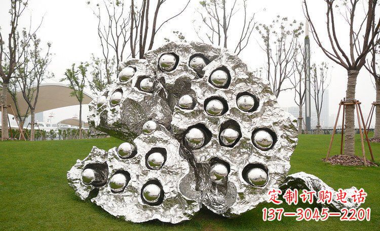 济南不锈钢莲蓬雕塑浓缩东方文化的美感