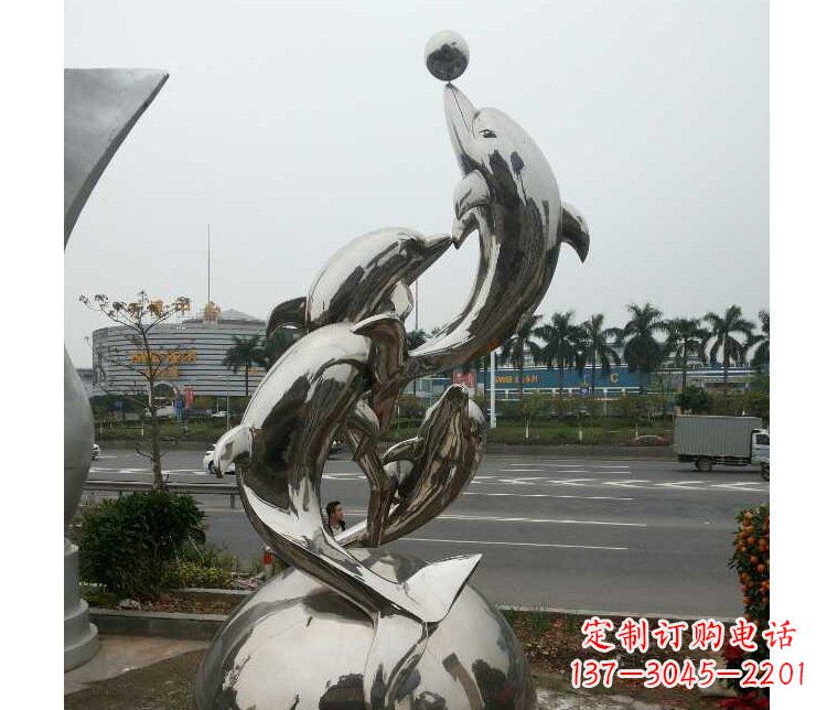济南海豚雕塑多功能不锈钢跳跃玩球
