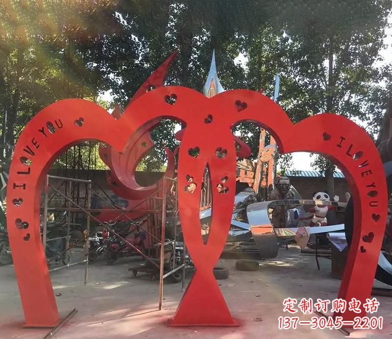 济南中领雕塑新款不锈钢心形拱门雕塑