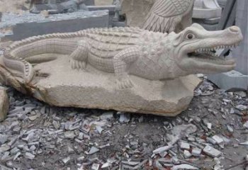 济南鳄鱼黄沙岩动物石雕精致装饰您的家