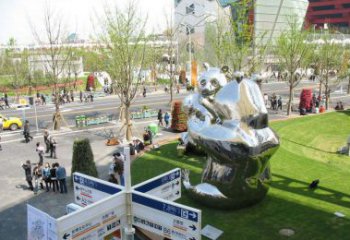 济南镜面不锈钢熊猫大型雕塑