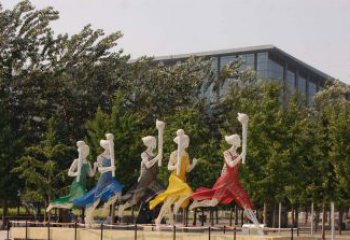 济南不锈钢雕塑——拿火炬跑步
