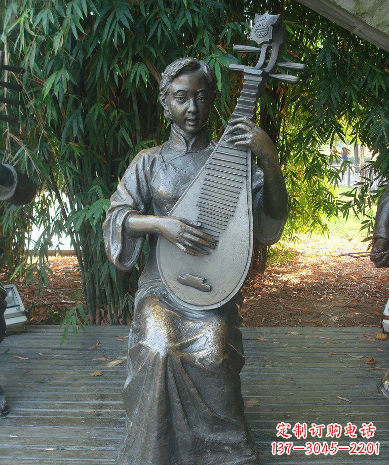 济南精美绝伦的琵琶女郎铜雕