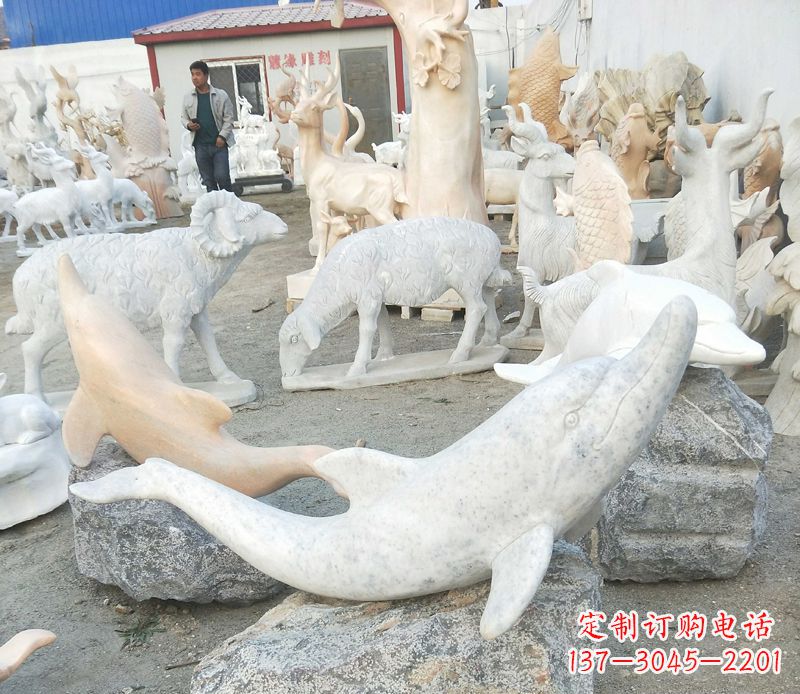 济南公园动物海豚石雕