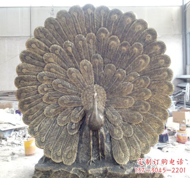 济南公园动物孔雀铜雕