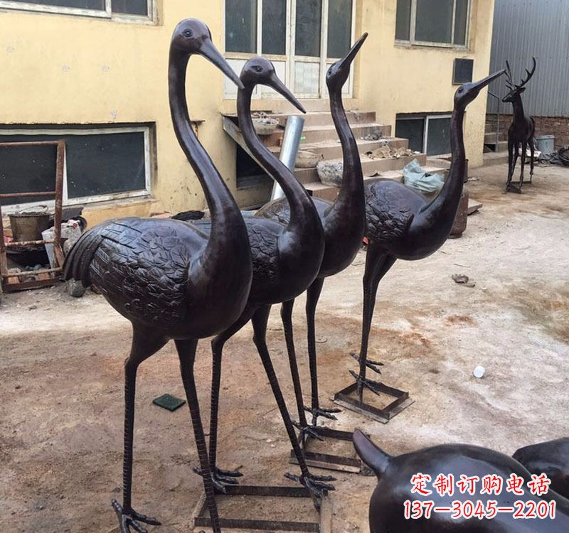 济南雕刻精致灵动的丹顶鹤铜雕