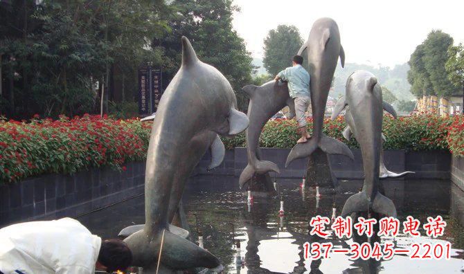 济南公园海豚动物铜雕